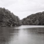 Le Rhône au niveau du débarcadère d'Onex, direction Genève