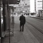 Un homme à l'arrêt Lancy - Pont-Rouge