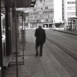 Un homme à l'arrêt Lancy - Pont-Rouge