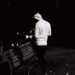 Jeune homme en sweat capuche, Genève